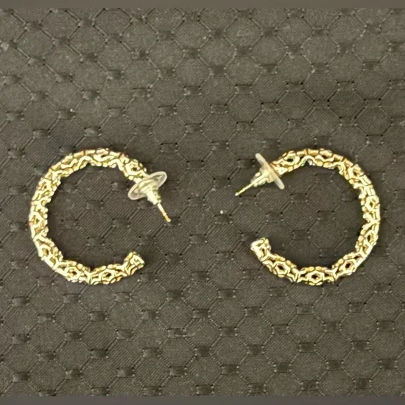 Kendra Scott Maggie Medium Gold Hoop Earrings - Picture 1 of 2